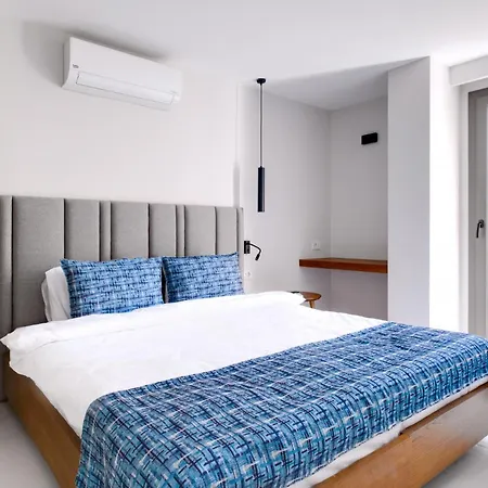 With Balcony Shared Pool 5 Min To